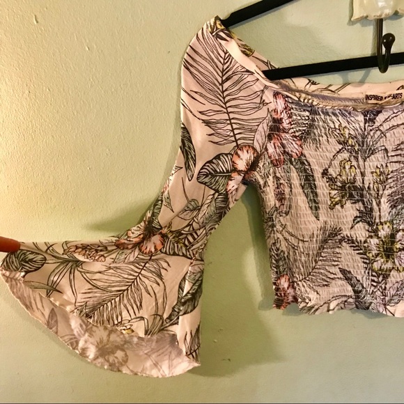 Boho bell sleeve crop top - Picture 2 of 5